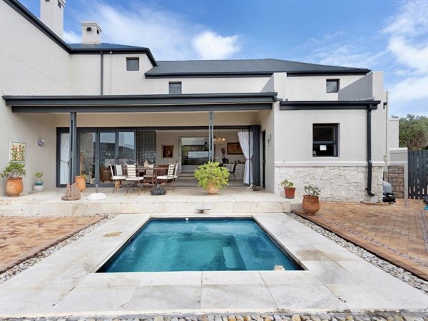 5 Bedroom House 5 Bedroom House