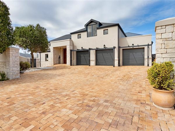 5 Bedroom House 5 Bedroom House