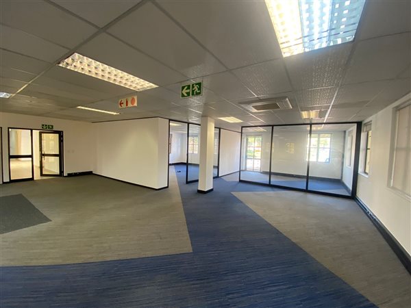 295  m² Commercial space