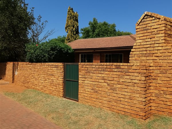 2 Bedroom Townhouse 2 Bedroom Townhouse