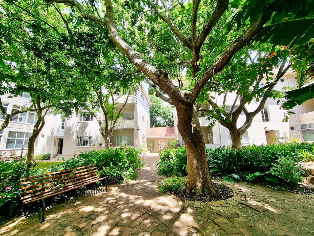 2 Bed Apartment in Wynberg Upper photo number 22