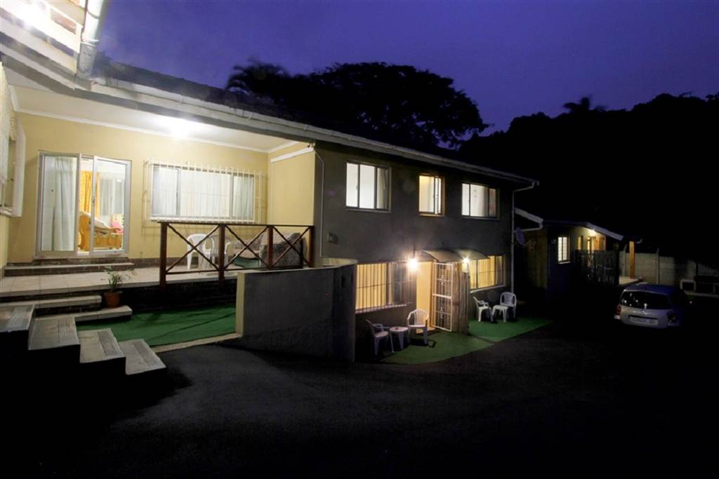 9 Bed House in Durban North photo number 3