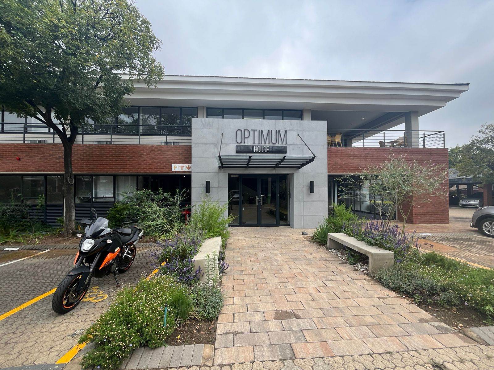 154  m² Commercial space in Bryanston photo number 2