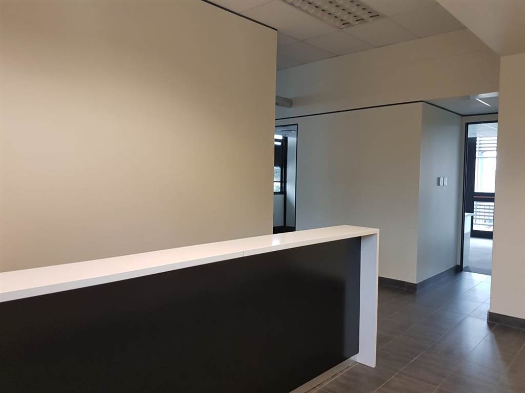 146  m² Office Space in Montrose photo number 3