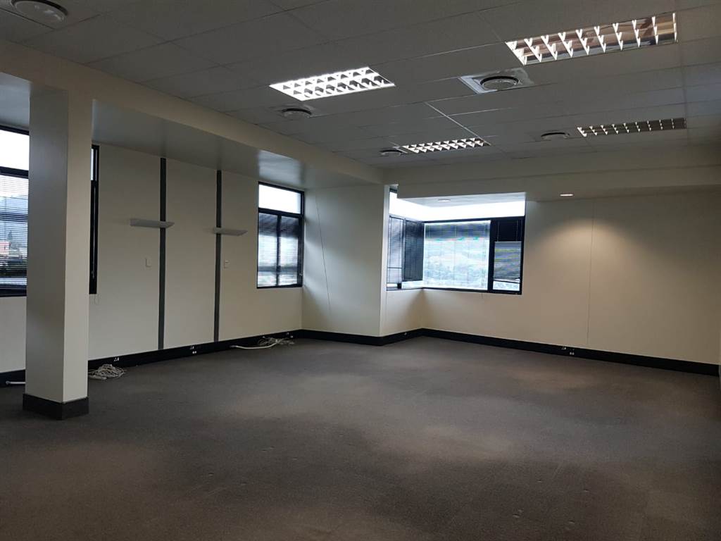 146  m² Office Space in Montrose photo number 4