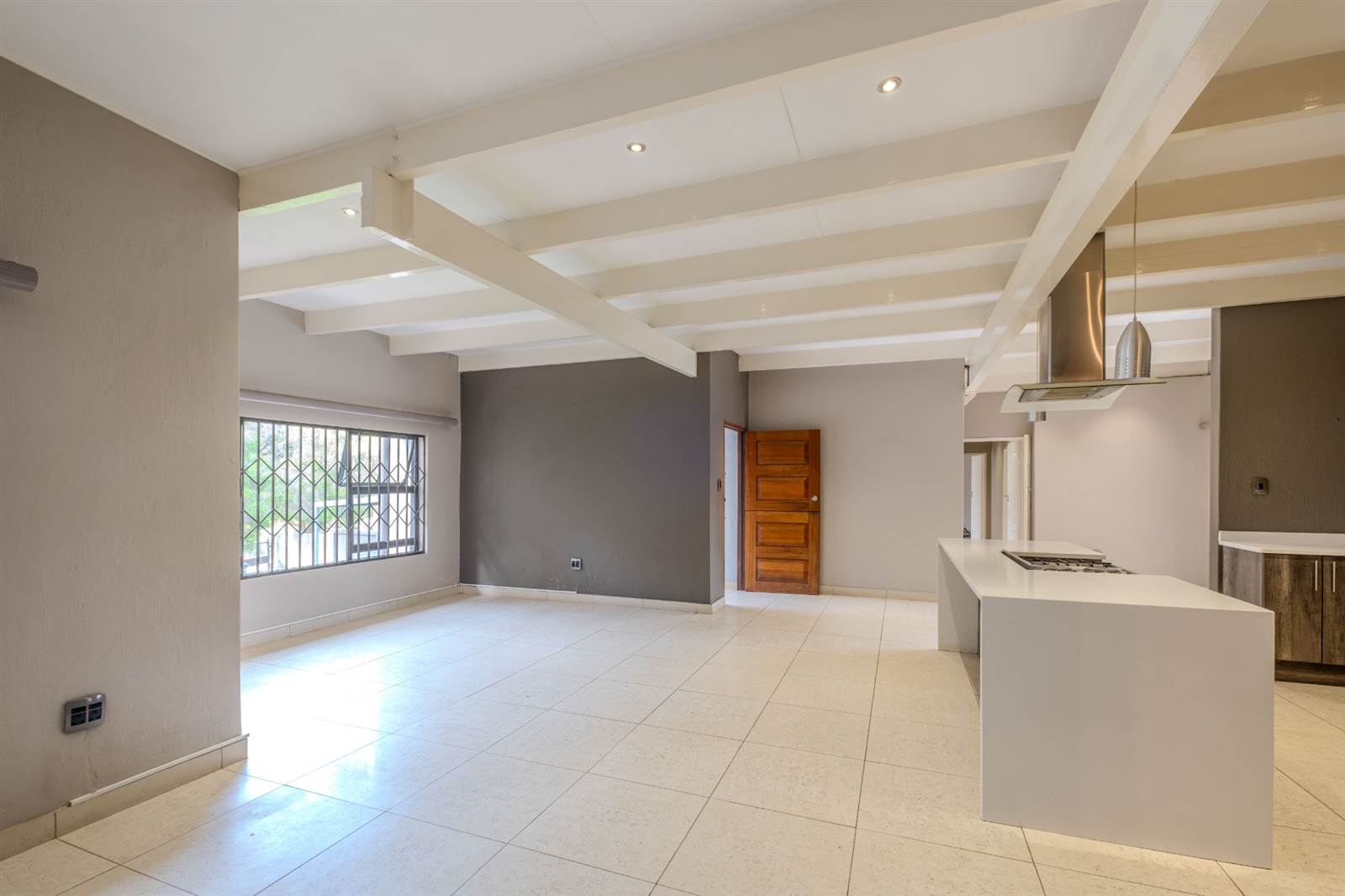 5 Bed House in Constantia Park photo number 5