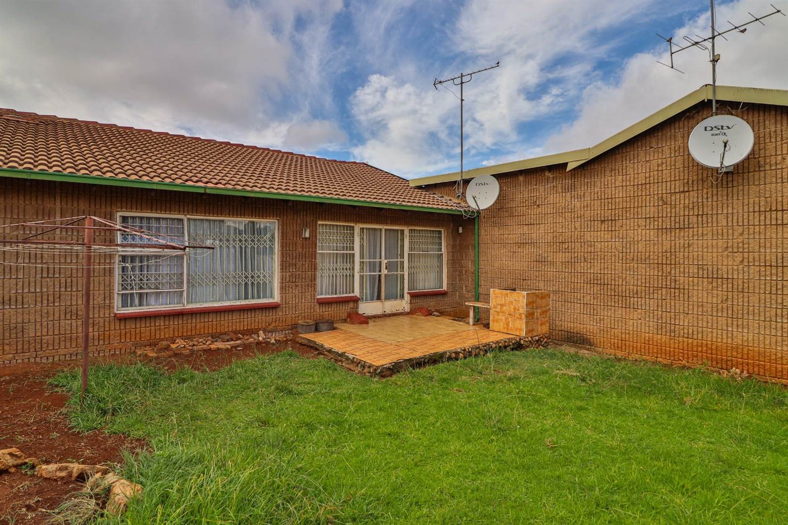 3 Bed Townhouse in Grobler Park photo number 21