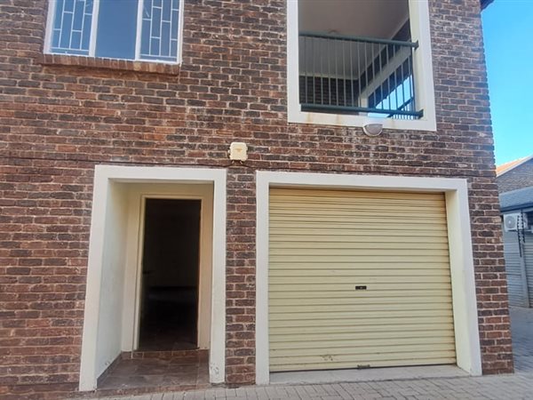 3 Bedroom Townhouse 3 Bedroom Townhouse
