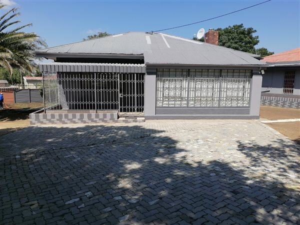 2 Bedroom House 2 Bedroom House
