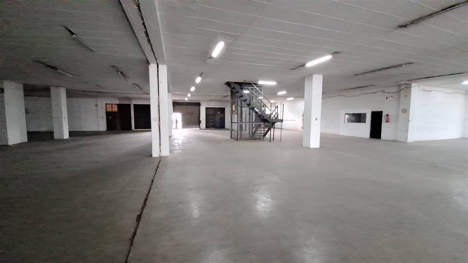 1500  m² Industrial space in Wynberg photo number 5