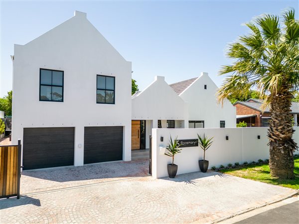 5 Bed House in Durbanville