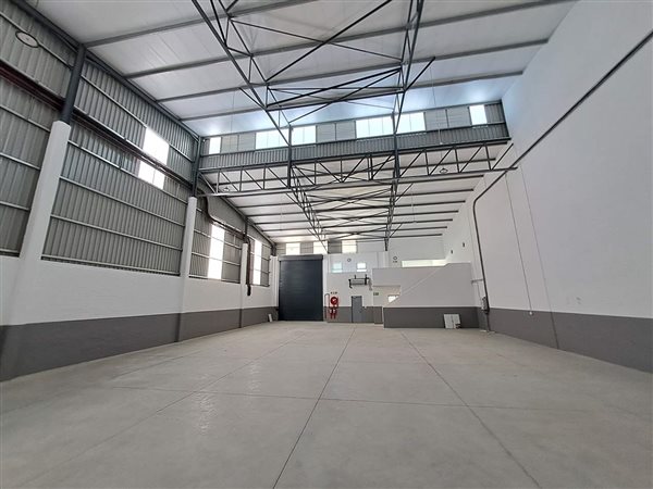 458  m² Industrial space