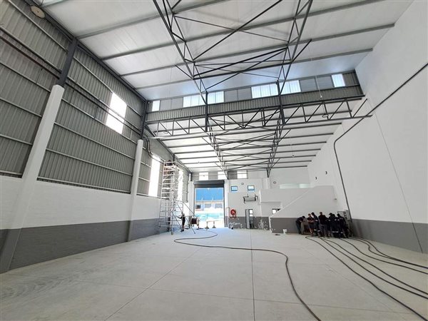 458  m² Industrial space