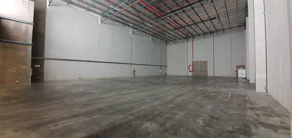 1436  m² Industrial space in Everite Industria photo number 2