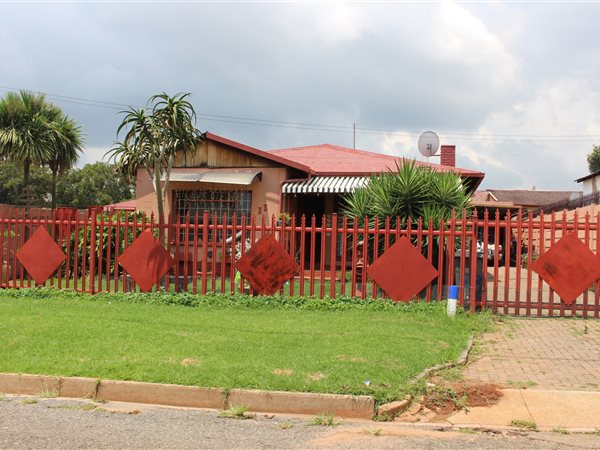 3 Bedroom House 3 Bedroom House