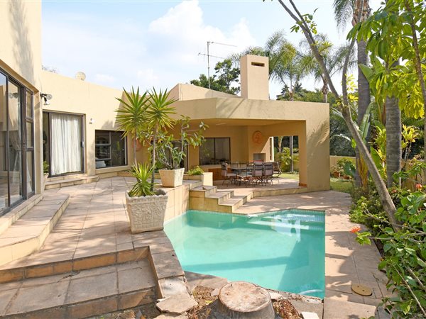 4 Bedroom House 4 Bedroom House