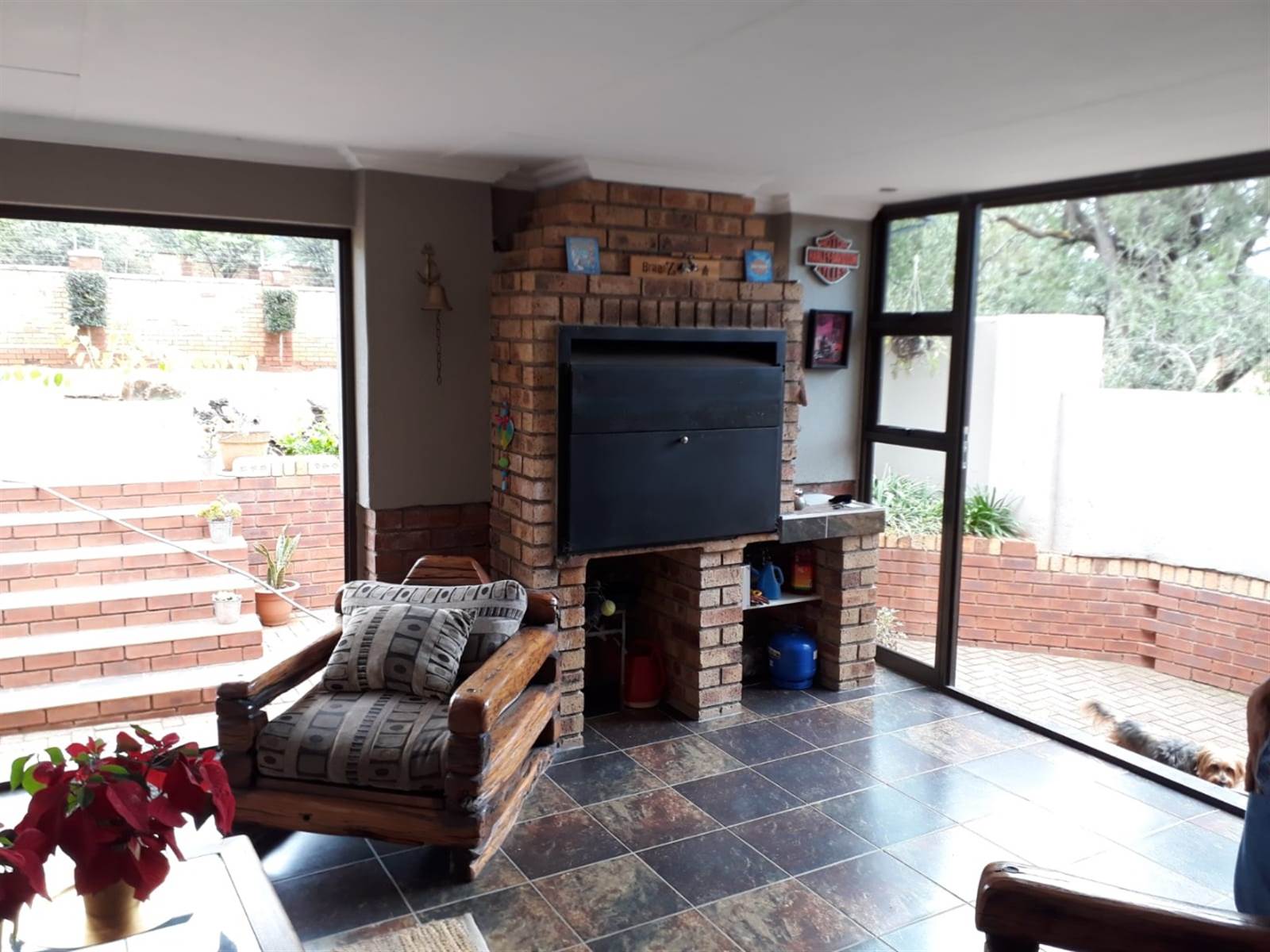 4 Bed House in Buffelspoort photo number 6