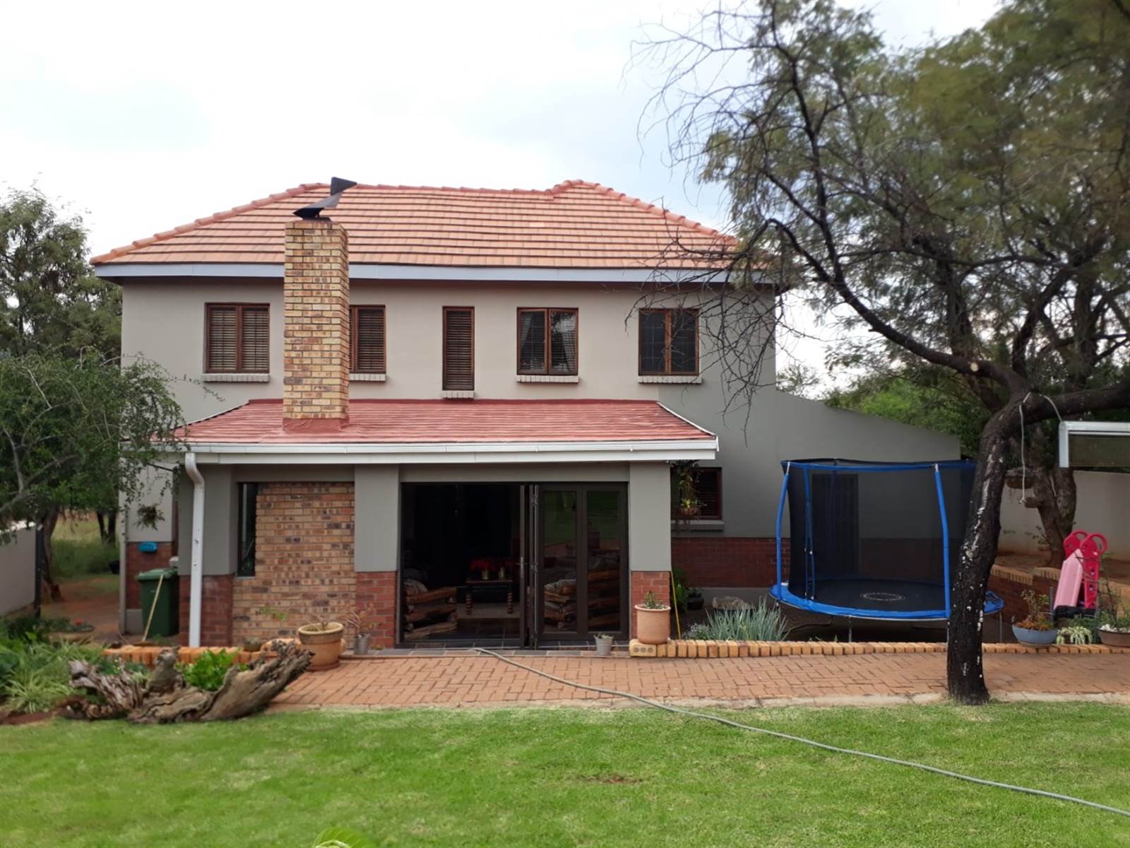 4 Bed House in Buffelspoort photo number 4