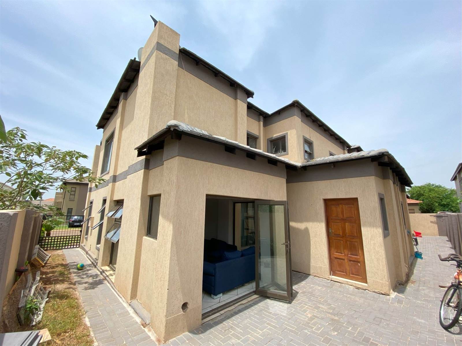 5 Bed House in Monavoni photo number 2
