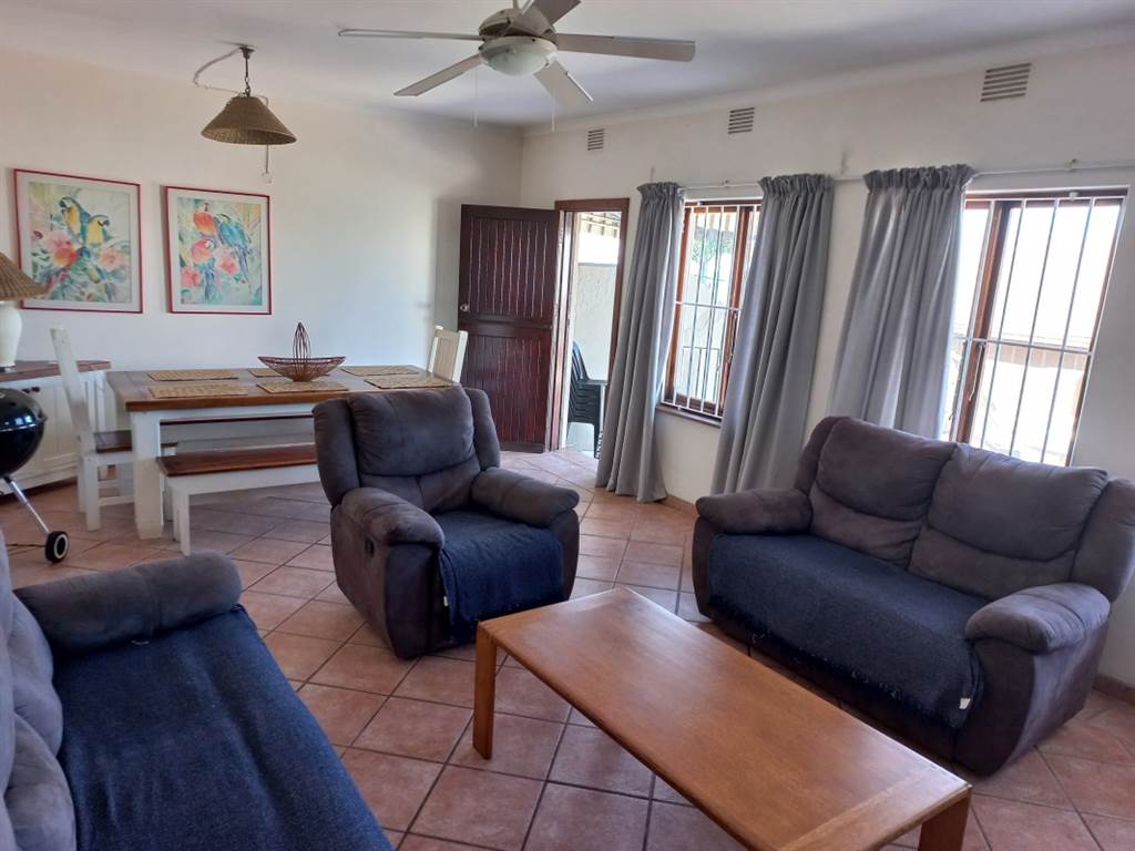 3 Bed Apartment in Manaba photo number 11