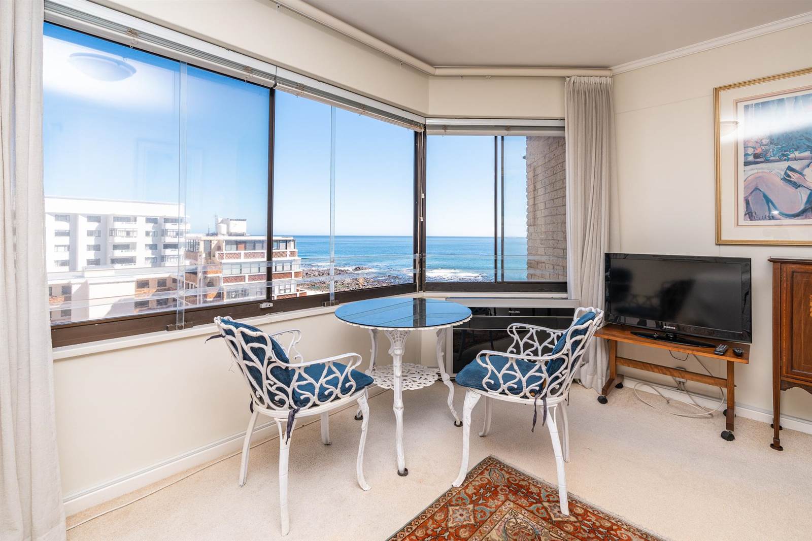 3 Bed Apartment in Sea Point photo number 17