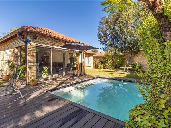 3 Bedroom Townhouse 3 Bedroom Townhouse