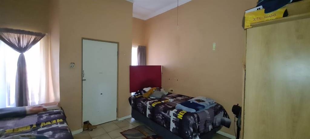 4 Bed House in Potchefstroom Central photo number 9