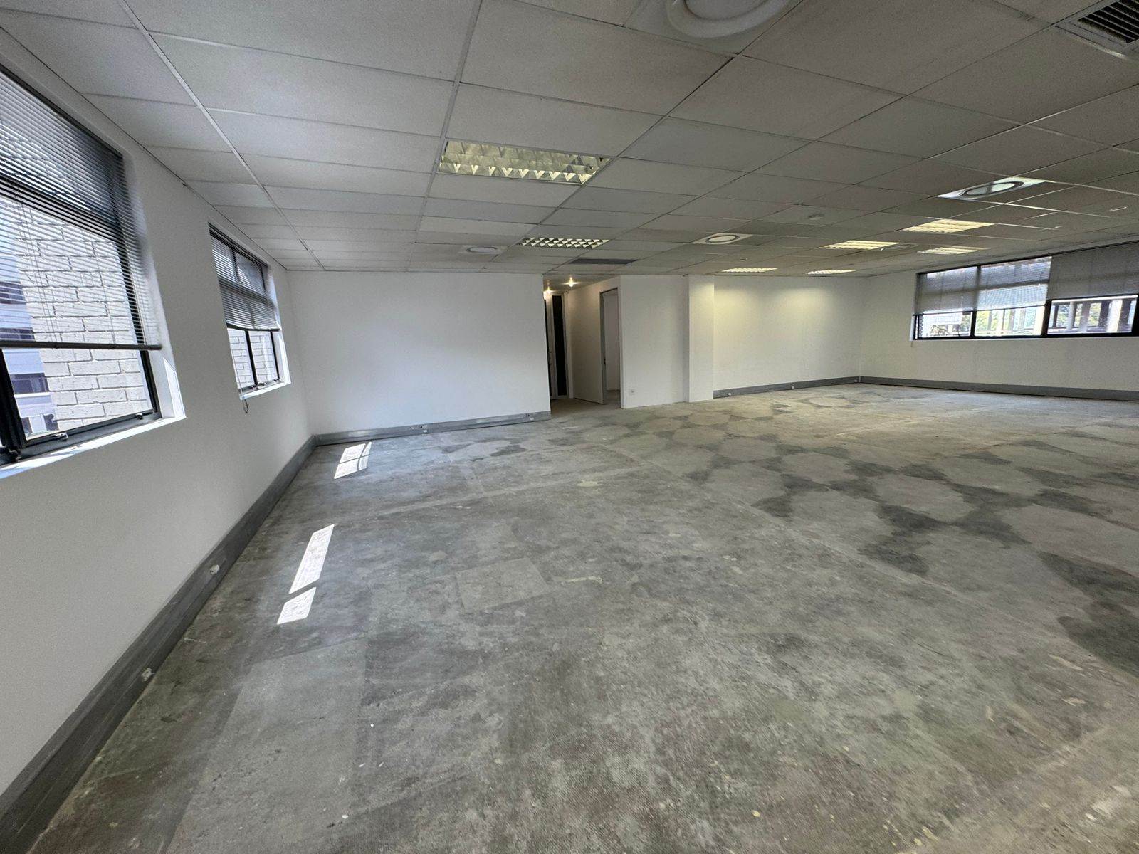 327  m² Commercial space in Sunninghill photo number 11