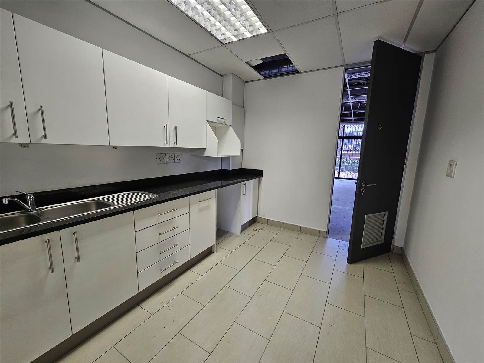 760  m² Commercial space in Centurion CBD photo number 12