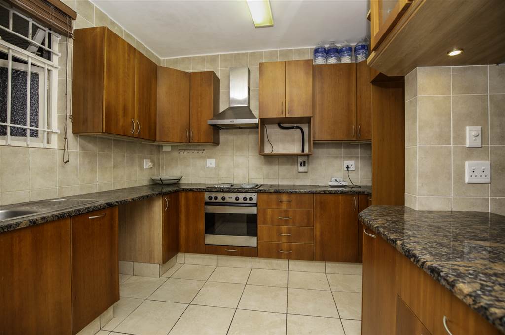 1 Bed Apartment in Glenwood photo number 3