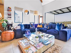 3 Bed Apartment in Steyn City