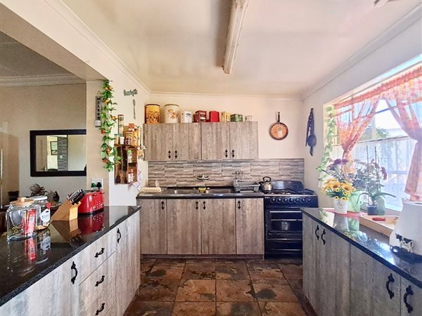 2.2 ha Smallholding 2.2 ha Smallholding