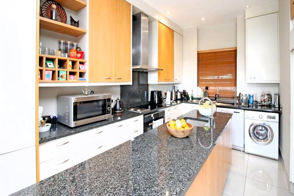 3 Bed Apartment in Hurlingham photo number 12