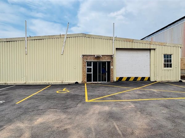 940  m² Industrial space