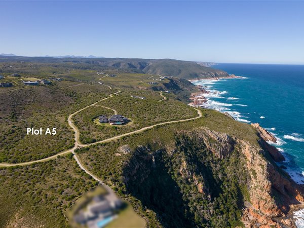 2.1 ha Land available in Pezula Private Estate