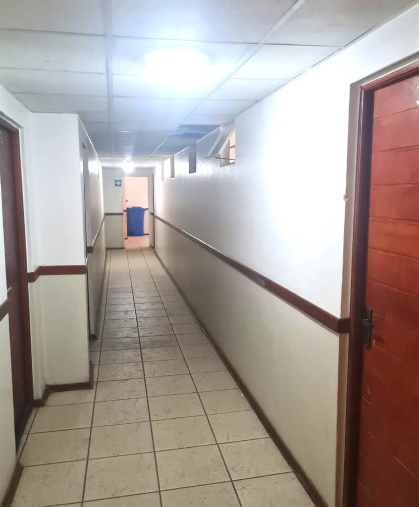 1 Bed Apartment in Braamfontein photo number 12