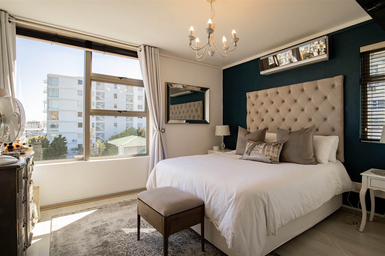 2 Bed Apartment in Sea Point photo number 8