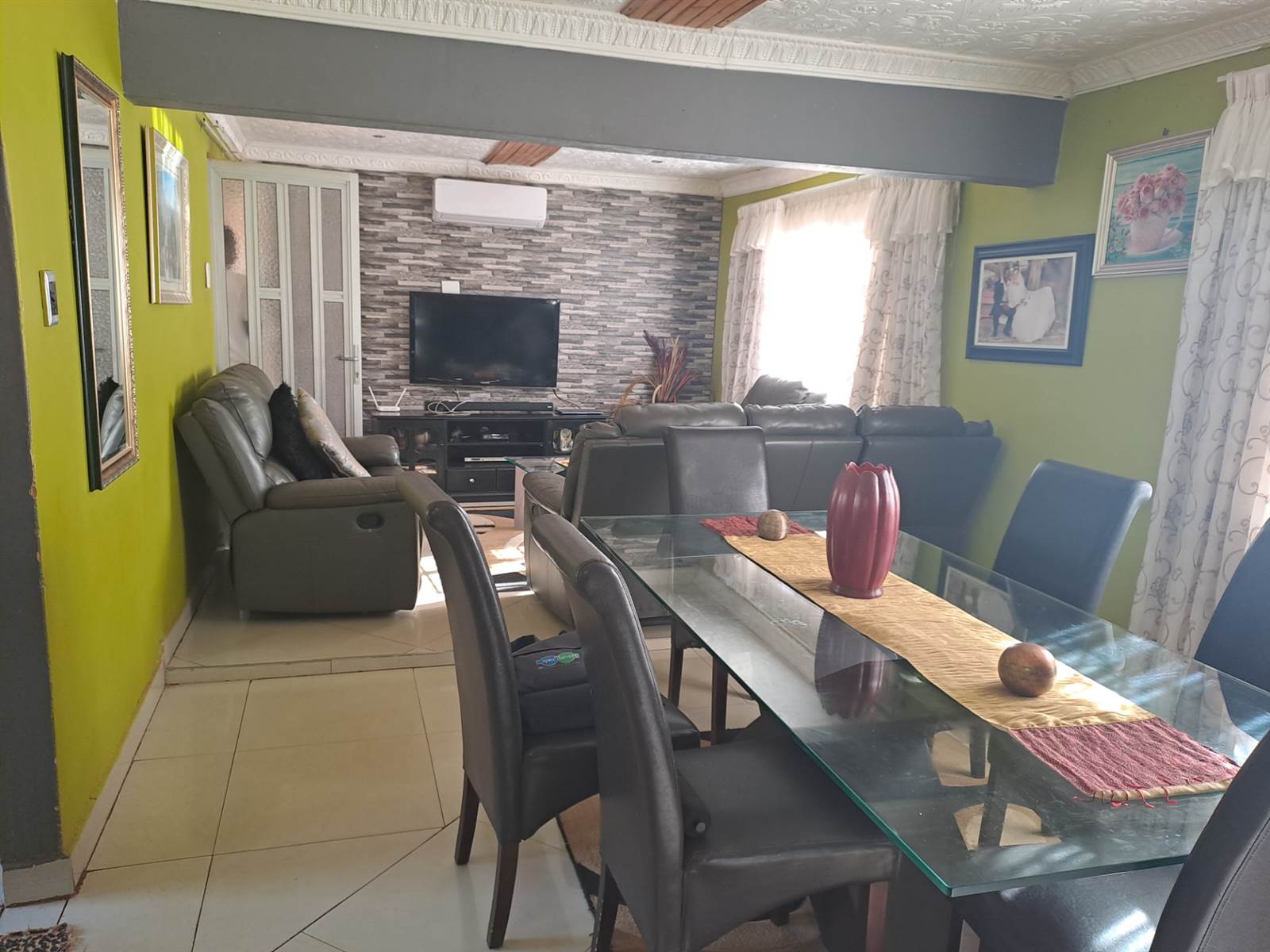 4 Bed House in Mobeni photo number 5