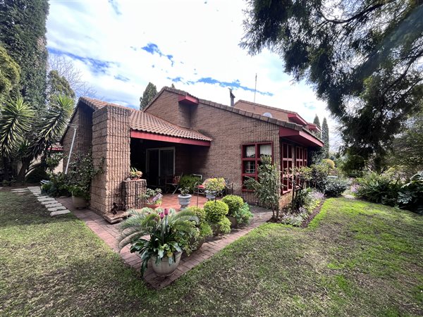 4 Bedroom House 4 Bedroom House
