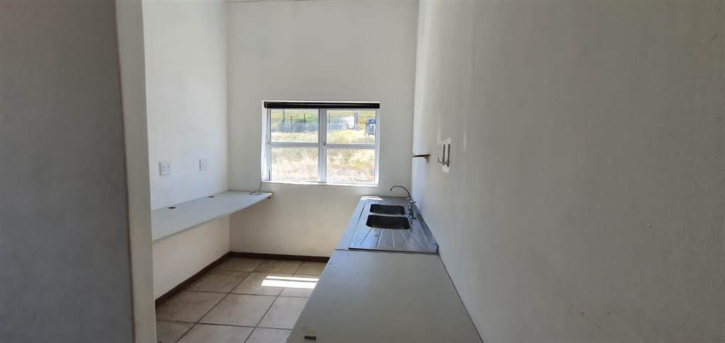 2 Bed House in Pringle Bay photo number 10