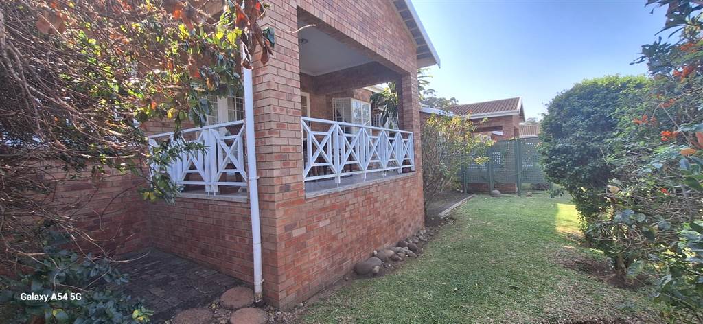 3 Bed Townhouse in Umtentweni photo number 18
