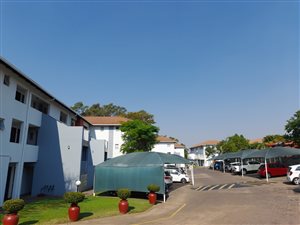2 Bed Apartment in Groenkloof