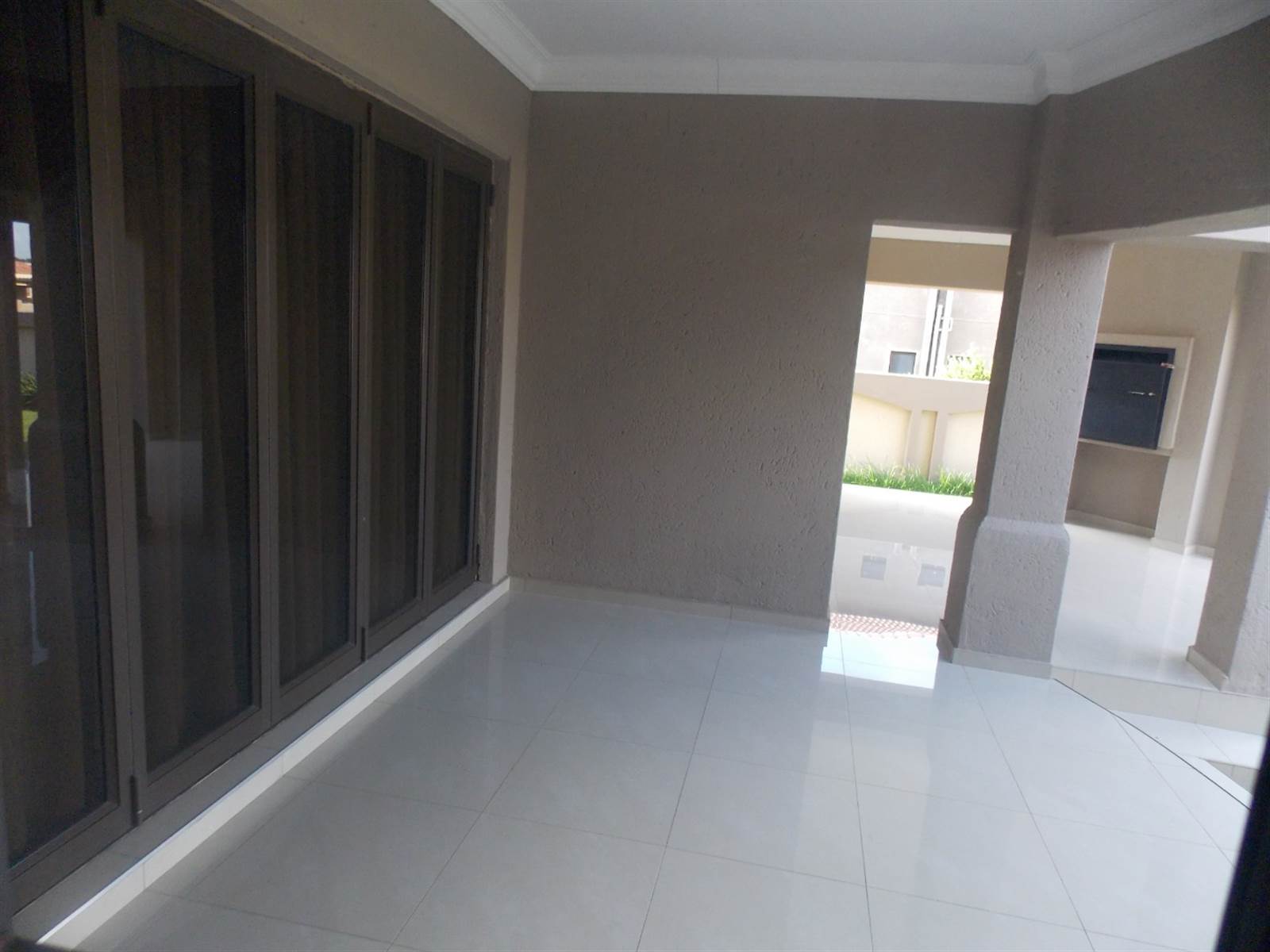 5 Bed House in Serala View photo number 13