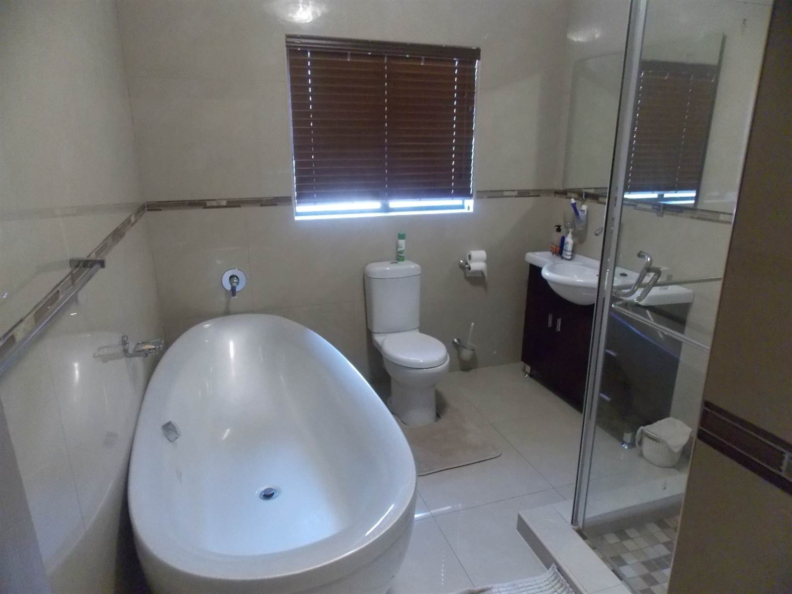 5 Bed House in Serala View photo number 12