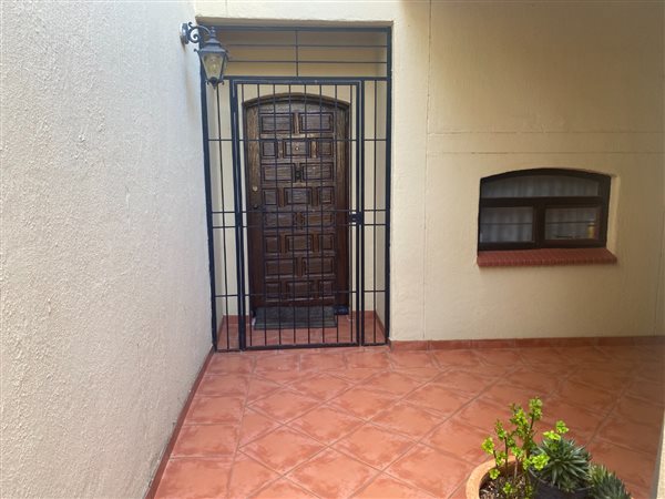 3 Bedroom Townhouse 3 Bedroom Townhouse