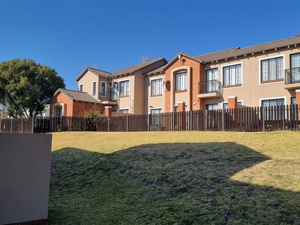 2 Bed Townhouse in Hillside