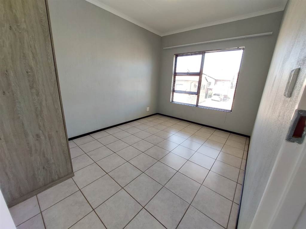 3 Bed Apartment in Wilgeheuwel photo number 24