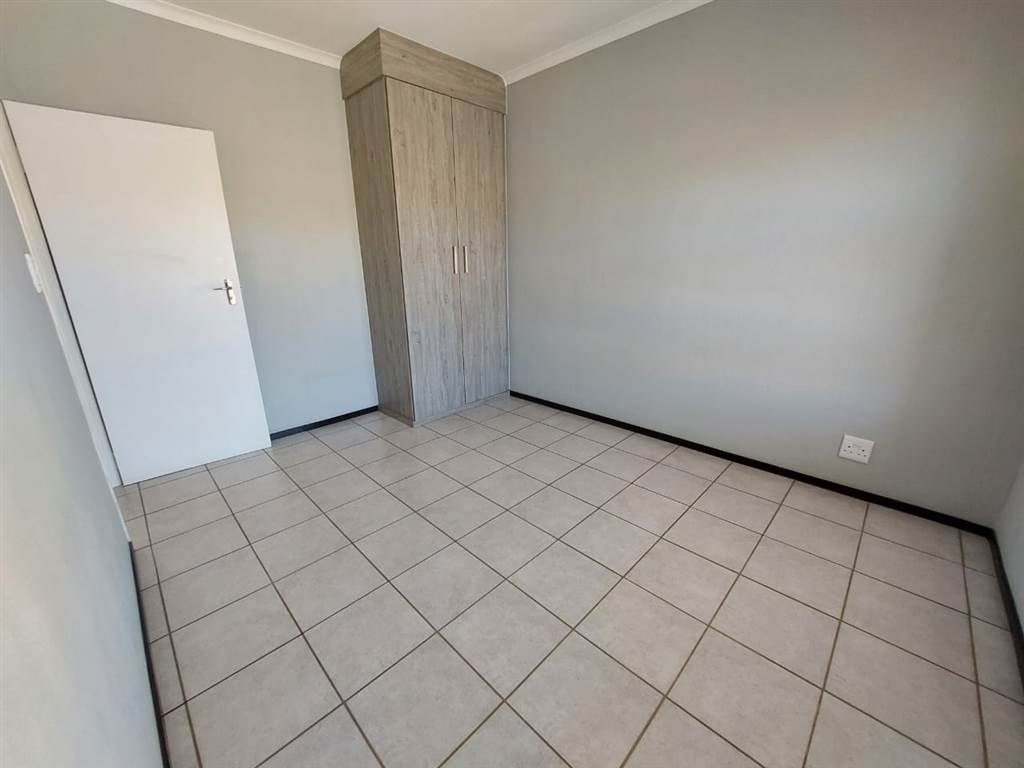 3 Bed Apartment in Wilgeheuwel photo number 23