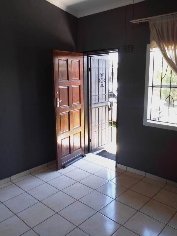3 Bed House in Klipspruit West photo number 19