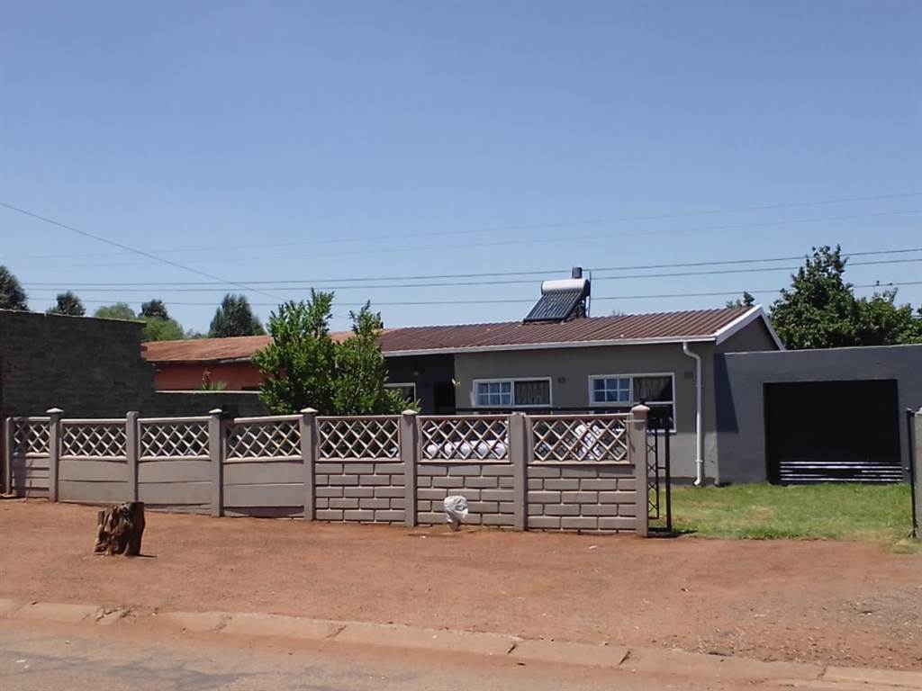 3 Bed House in Klipspruit West photo number 27